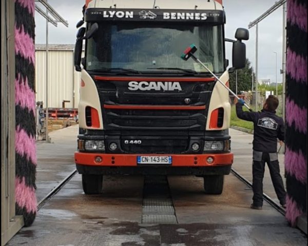 Lavage poids lourd Rhône Alpes, Genay (69) Lavage poids lourd Rhône Alpes, Genay (69)